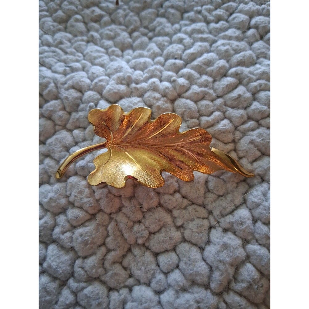 SIGNED MONET Vintage Goldtone Leaf Brooch 2 3/4"